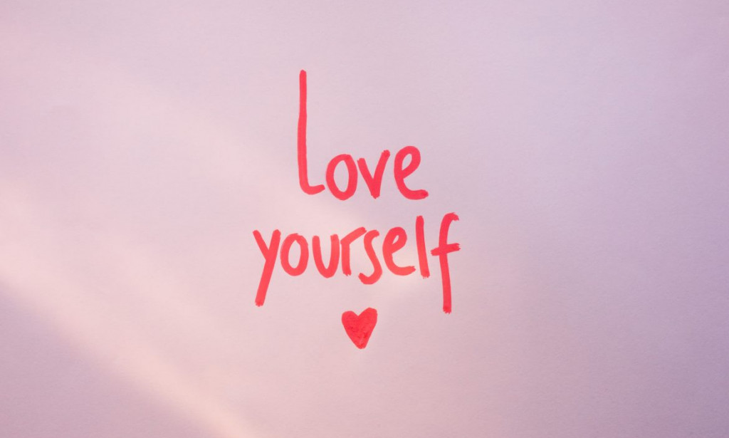 15 Tips  To Love Yourself And Be Confident With